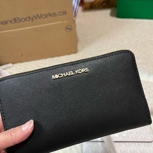 Michael kors wallet
